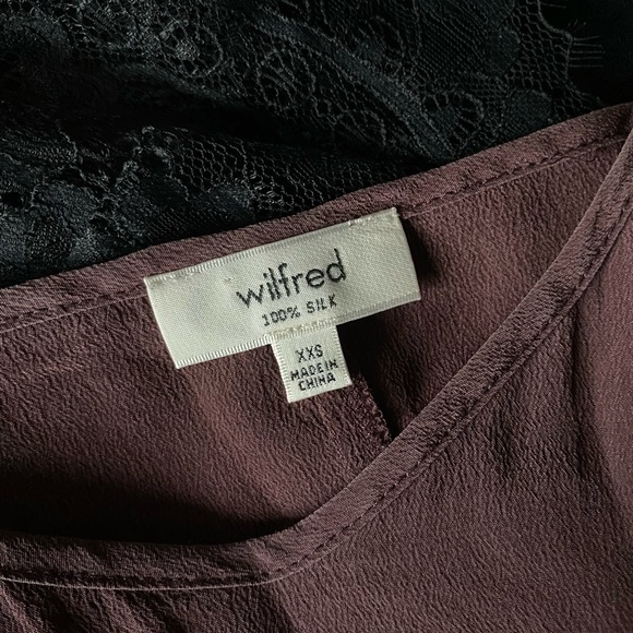 Wilfred 100% silk cami tank with lace detailing at the hem; size xxs. - Picture 7 of 7